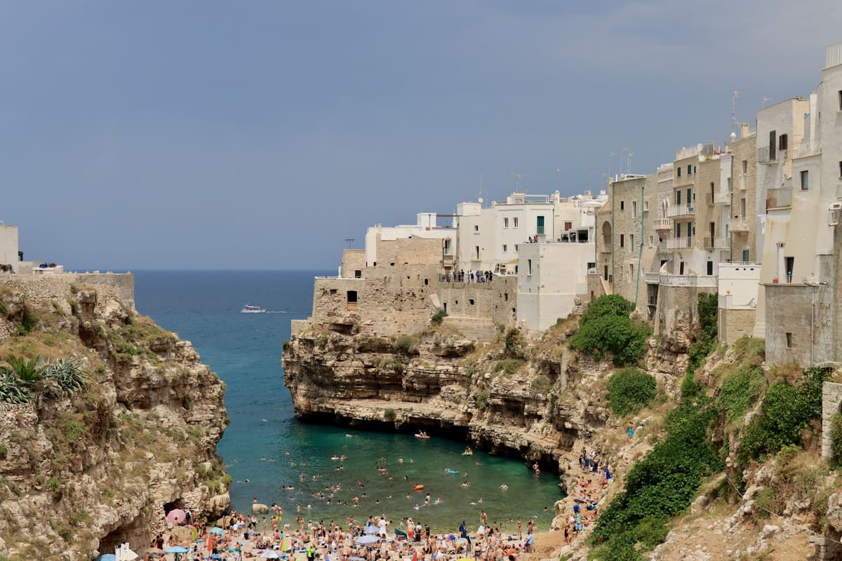 Crique de Lama Monachile à Polignano a Mare