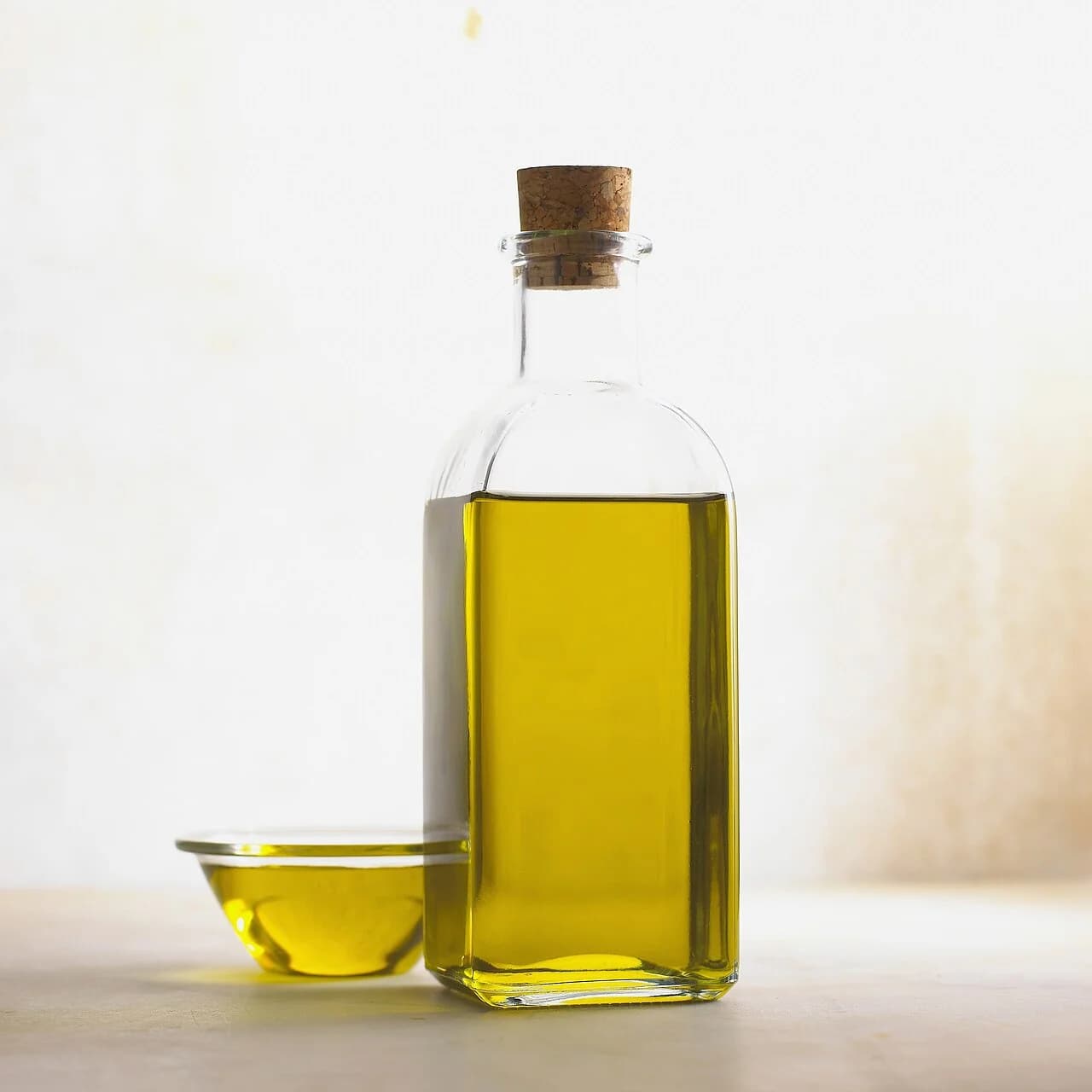 Huile d’olive en bouteille, illustration de la dégustation